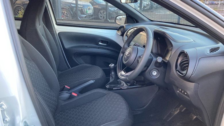 Toyota Aygo X 1.0 VVT-i Edge 5dr Petrol Hatchback